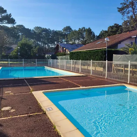 Estivales 30- Maison Mitoyenne Pour 6 Personnes *